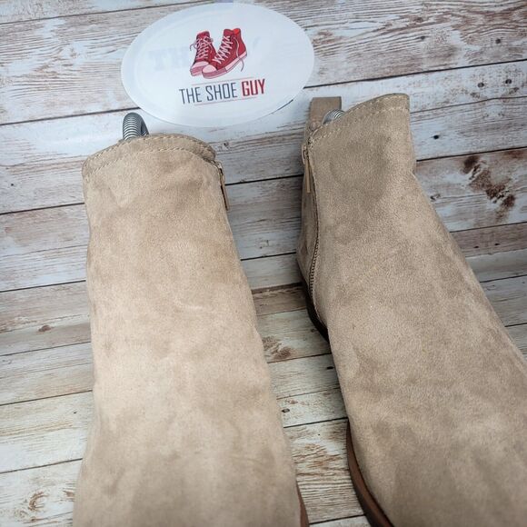 Time and Tru Faux Womens Size 9 Suede Chelsea Boots - Picture 2 of 8